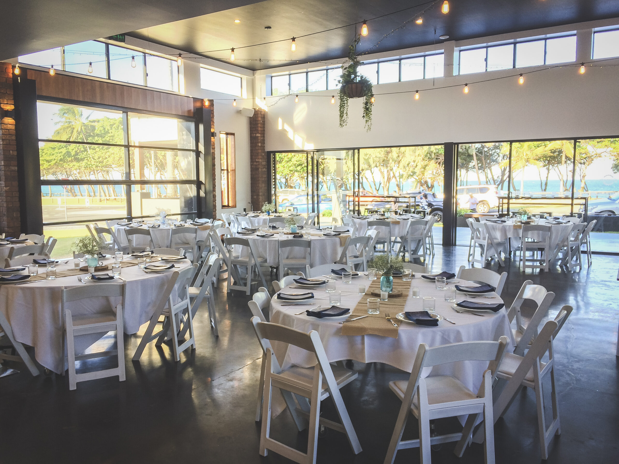 The Boathouse & Deck - The Seabreeze Hotel | Mackay